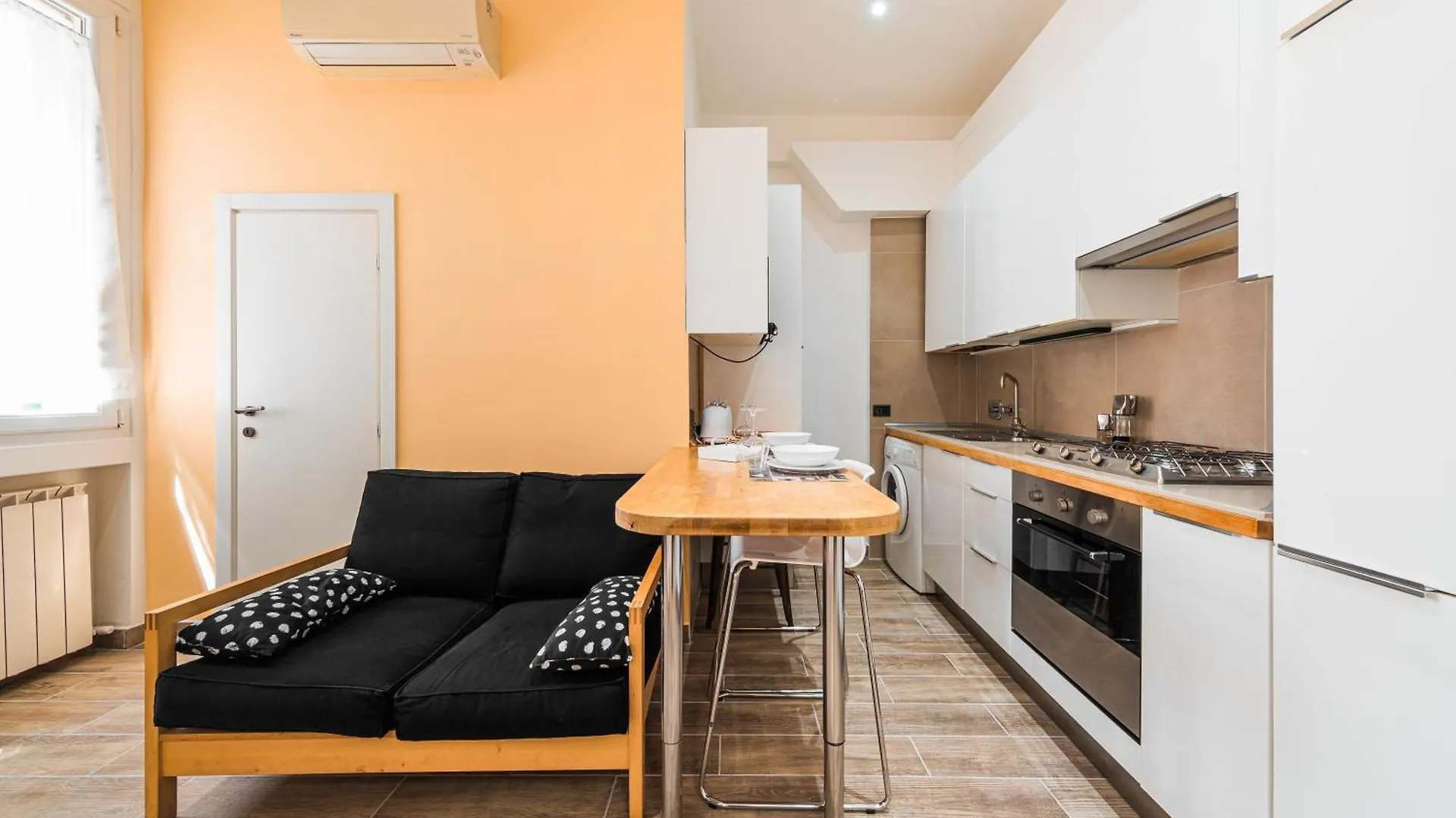 Costa Deluxe Apartment - Bologna 0*,  Italy