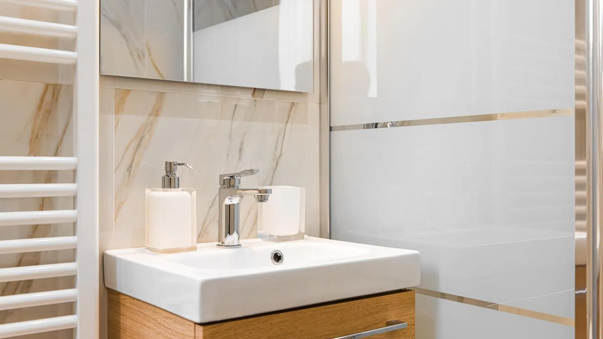Costa Deluxe Apartment - Bologna