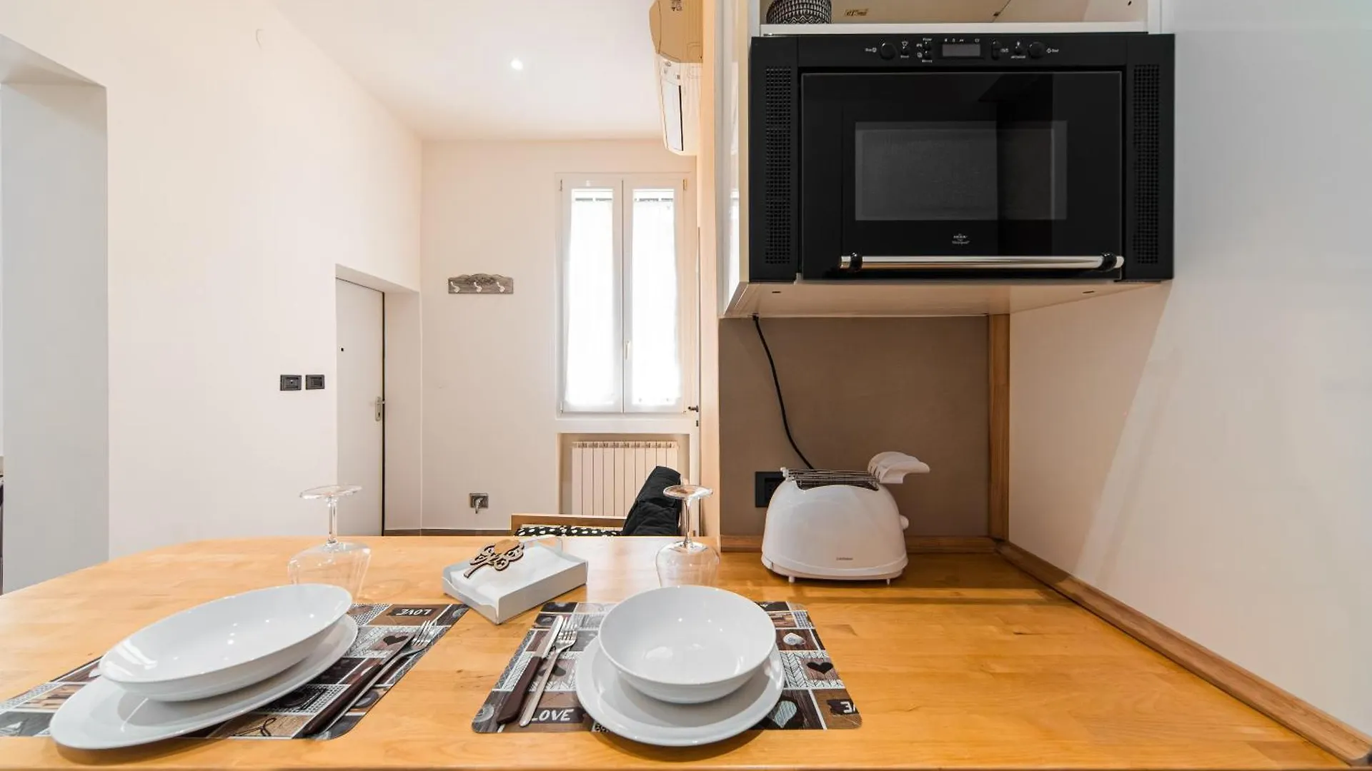 Costa Deluxe Apartment - Bologna Italy