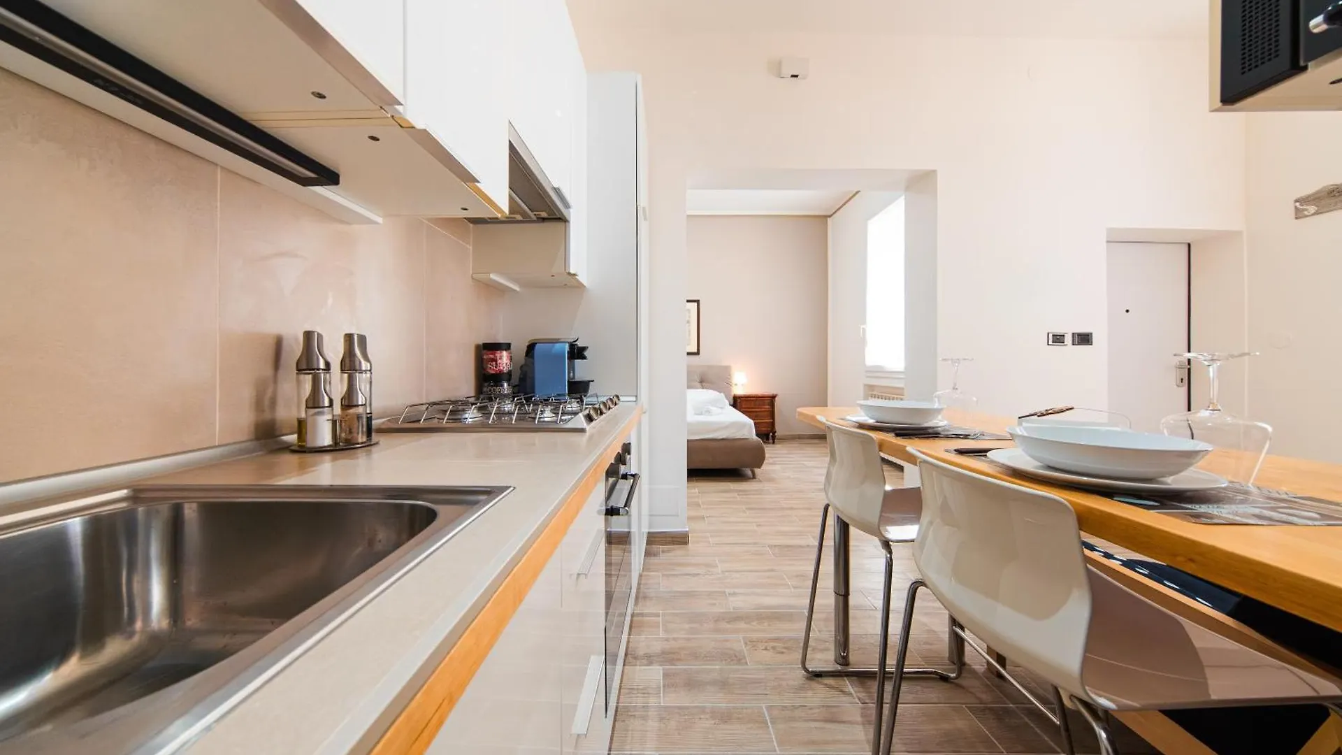 Costa Deluxe Apartment - Bologna Italy