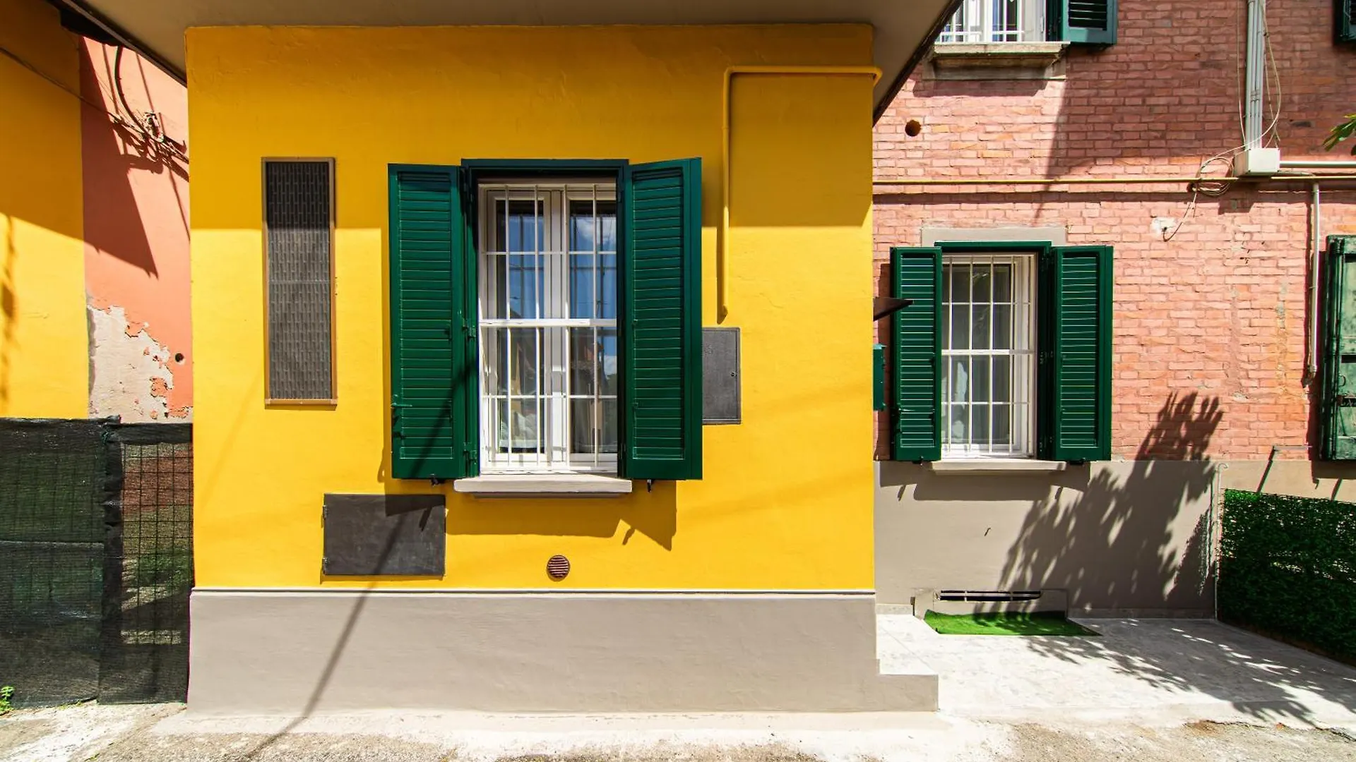 Costa Deluxe Apartment - Bologna Italy