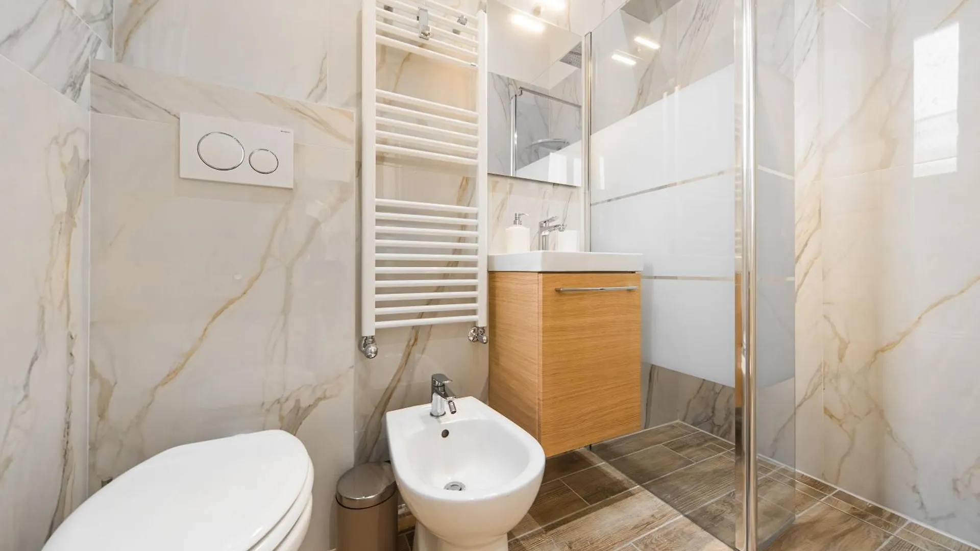 Costa Deluxe Apartment - Bologna